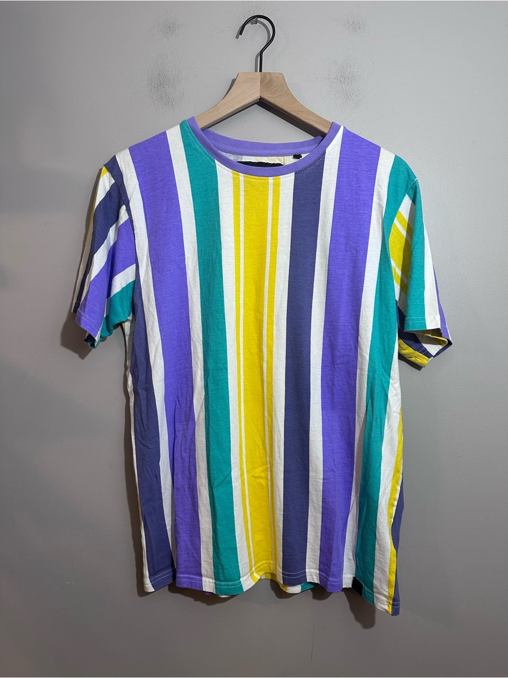Soul Star England T Shirt Mens Size Large Purple Yellow Striped Streetwear